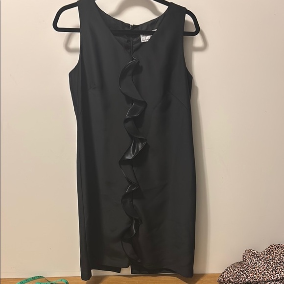Jessica Howard Black Ruffled Sheath Mini Dress - Picture 1 of 5
